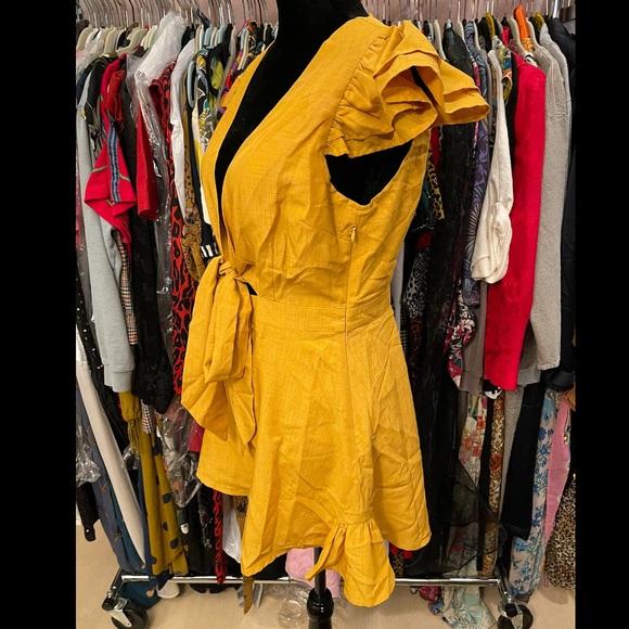 FOREVER 21 short romper - Picture 2 of 6